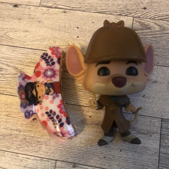 Frida Kahlo Plastic Floral & Gold Hair Clip & 2 Silky Scrunchies Hair Ties Set - Picture 7 of 12